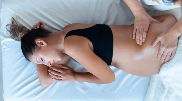 Mal di schiena in gravidanza: osteopatia e consigli utili